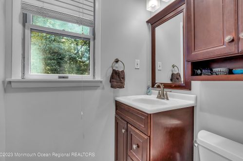 5 Ginger Ct, Tinton Falls NJ 07724-1869 exterior