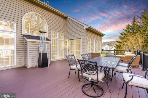 6920 Mystic Wood Way, Columbia MD 21044-4914 exterior