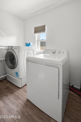 2152 Clarendon Ave, Phoenix AZ 85033-4120 exterior