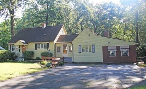 128 Springdale Rd, Montgomery, MA 01085-1618