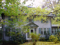 52 Grove Hill Ave, Newton, MA 02460-2335