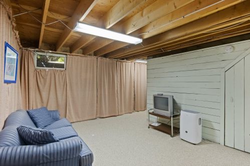 21 Mary Beth Ln, Harwich MA 02645-1326 exterior