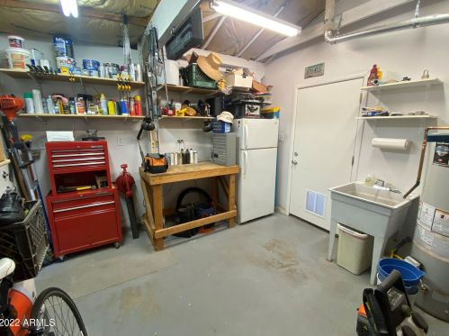 2145 Clarendon Ave, Phoenix AZ 85031-3142 exterior