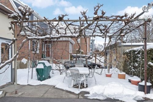 168 Linwood Ave, Newton MA 02460-1429 exterior