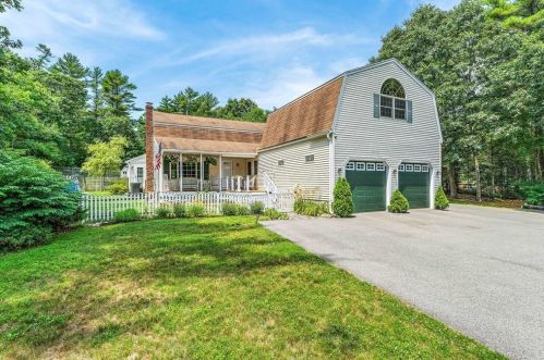 819 Federal Furnace Rd, Plymouth, MA 02360-4745