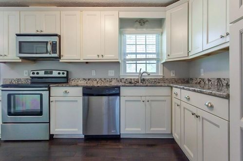 19 Hidden Lk Ct, Stockbridge GA 30281-1200 exterior