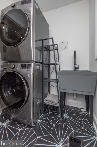 826 Belmont Ave, Camden NJ  08108-3104 exterior