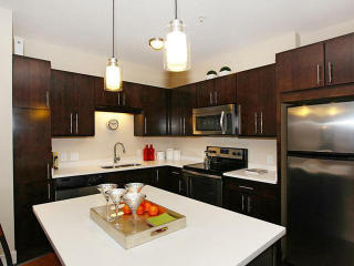 270 Pleasant St, Watertown MA  02472-2470 exterior