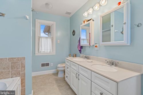 416 Highland Ave, West Deptford NJ 08096-5351 exterior