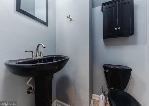 247 King St, West Deptford NJ 08096-2229 exterior