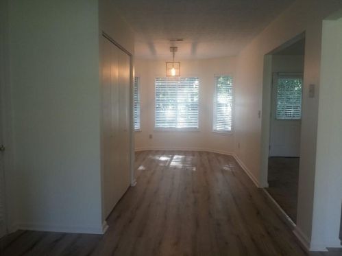 27 Manor Ct, Stockbridge GA  30281-1166 exterior