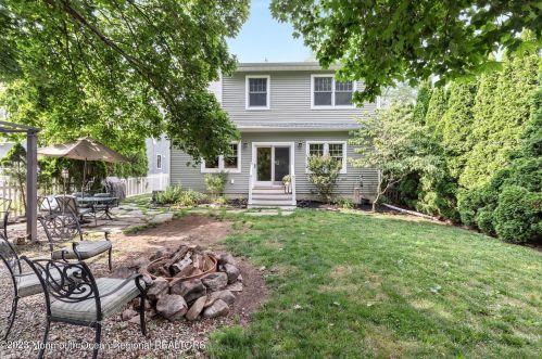 210 White Rd, Little Silver NJ 07739-1137 exterior