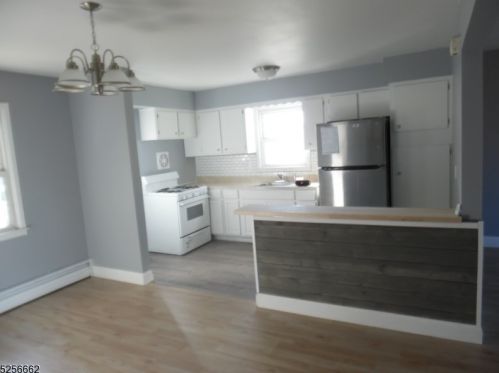 42 Brighton Ave, Belleville NJ  07109-1230 exterior