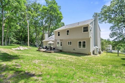 20 Southfield Dr, Wantage NJ  07461-3036 exterior