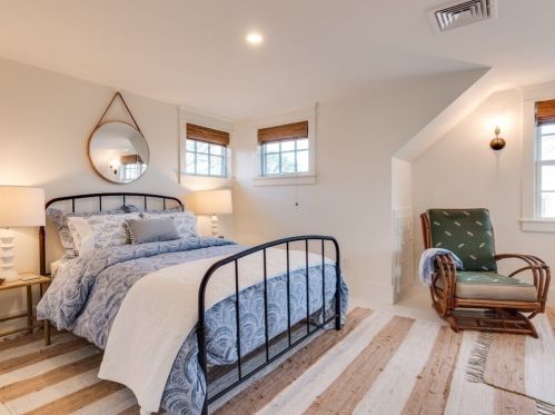 1 Normanstone Dr, Rockport MA  01966-1910 exterior