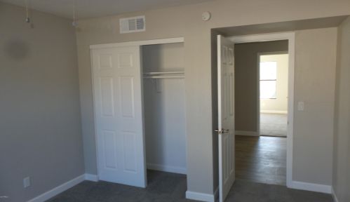 8805 Cambridge Ave, Phoenix AZ 85008-1215 exterior