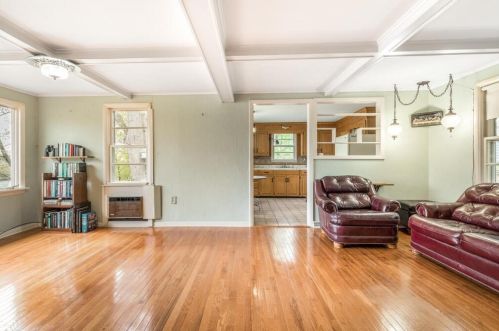 75 Dl St, Methuen MA 01844-7304 exterior