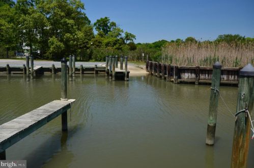 1176 Bayview Ave, Shady Side MD 20764-9523 exterior