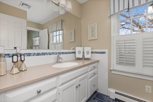 27 Maryknoll Dr, Hingham MA 02043-3477 exterior