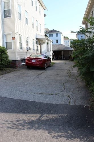 19 Suffield St, Worcester MA 01610-1973 exterior