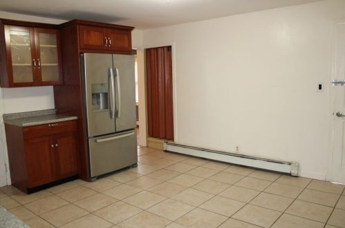 52 Kenneth St, Lawrence MA 01843-2717 exterior