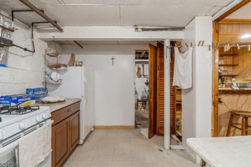 54 Meacham St, Belleville NJ 07109-1935 exterior