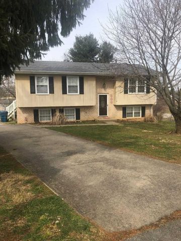 656 Magnolia Dr, Mount Sterling, KY 40353-1061