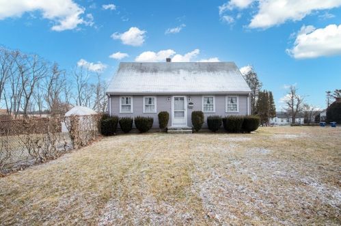 556 Oliver St, New Bedford, MA 02745-1438