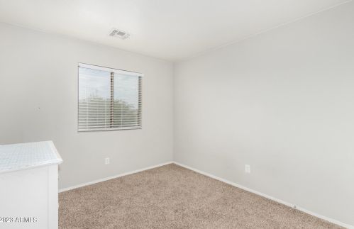 1818 63rd Dr, Phoenix AZ  85043-5748 exterior