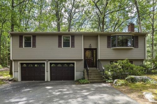 103 Fort Sumter Dr, Holden, MA 01520-2600