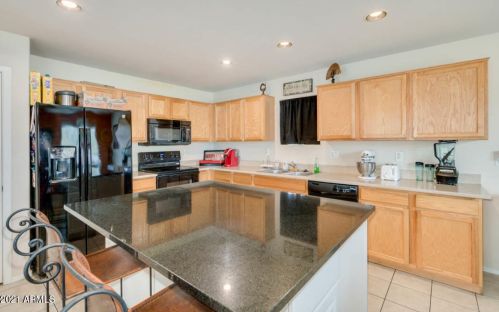 7412 37 Dr, Phoenix AZ 85053-2808 exterior