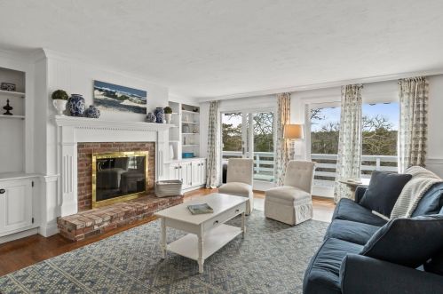 595 Riverview Dr, Chatham MA  02633-1117 exterior