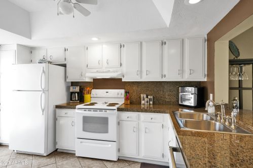 4031 Charter Oak Rd, Phoenix AZ 85032-7470 exterior