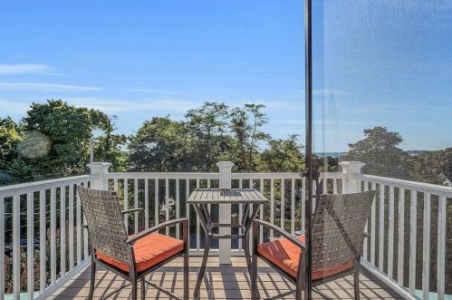 12 Baker Ave, Beverly MA 01915-3504 exterior