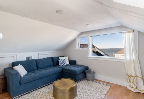 12 Narragansett Rd, Quincy MA 02169-2453 exterior