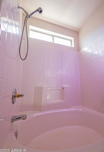 3047 Blackhawk Dr, Phoenix AZ 85050-4822 exterior