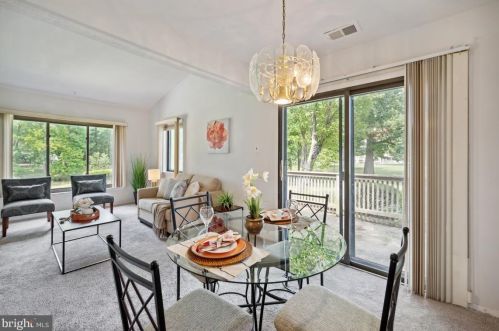 9 Maplewood Ct, West Deptford NJ 08066-2406 exterior