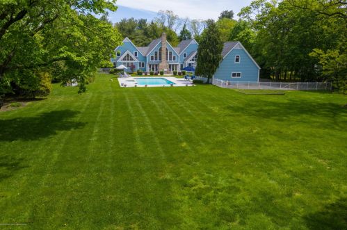 125 Bridges Rd, Little Silver NJ 07739-1634 exterior