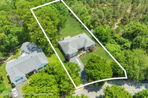 26 Lambert Johnson Dr, Tinton Falls NJ 07712-3753 exterior