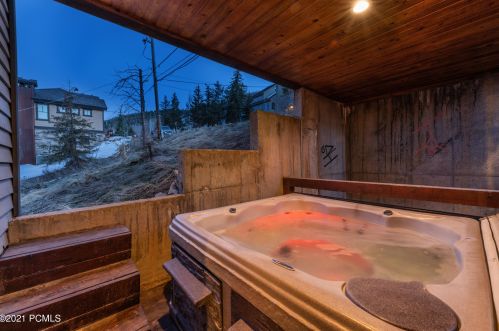 1172 Lowell Ave, Park City UT 84060-5115 exterior