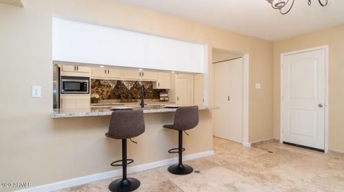 2136 Bethany Home Rd, Phoenix AZ 85015-1938 exterior