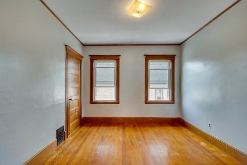 3 Beacon St, Quincy MA 02169-7117 exterior