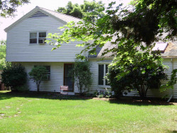 10 Orourke Path, Newton, MA 02459-3523