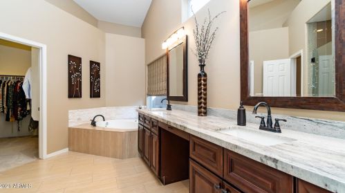 14057 33 St, Phoenix AZ 85032-7201 exterior