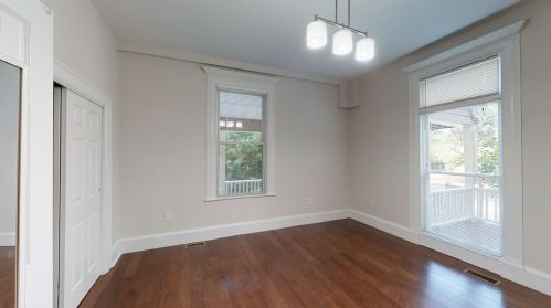 37 Walnut Pl, Newton MA 02460-1819 exterior