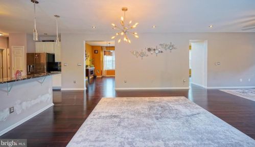 128 Betsy Ross Way, West Deptford NJ 08096-6872 exterior