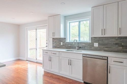 56 Pine Cliff Rd, Weymouth MA  02189-1910 exterior