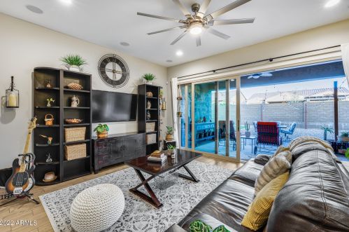 22421 30 St, Phoenix AZ 85050-4405 exterior