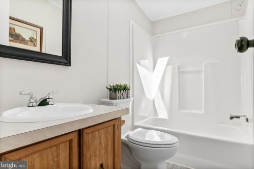 112 Cardinal Ave, West Deptford NJ  08051-1385 exterior