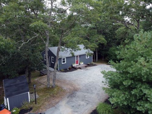7 Crescent Rd, Plymouth, MA 02360-2301
